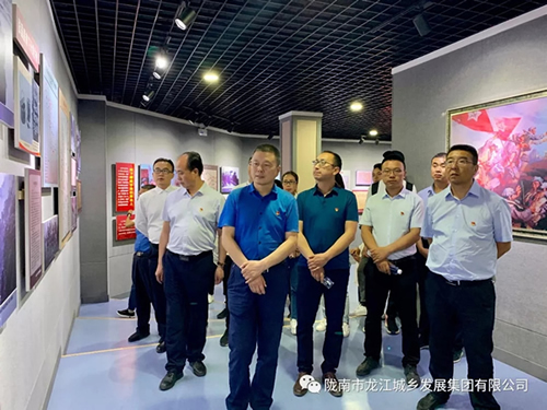 市龍江城鄉(xiāng)發(fā)展集團(tuán)黨委開展“不忘初心、牢記使命”紀(jì)念建黨98周年主題黨日活動(dòng)