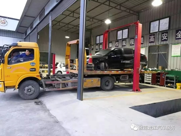 金錘鈑金，銀槍噴漆！龍江汽修值得信賴！