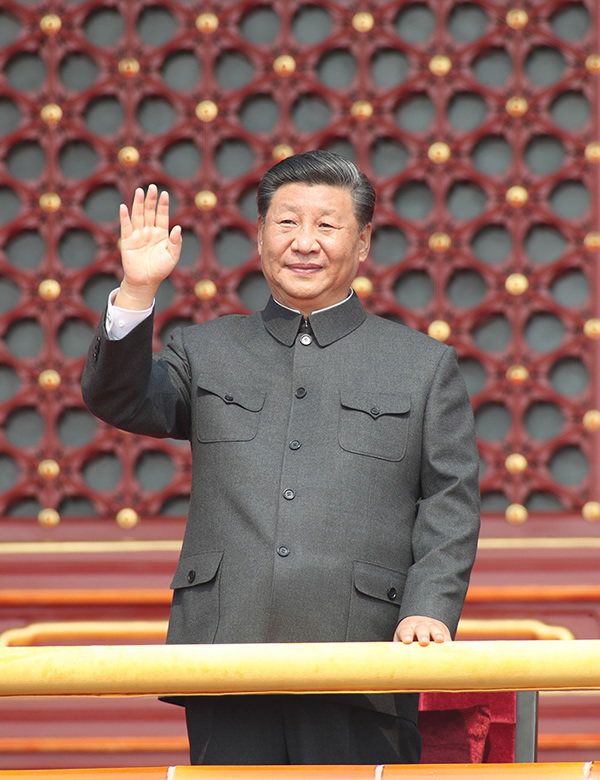慶祝中華人民共和國成立70周年大會隆重舉行  習(xí)近平發(fā)表重要講話并檢閱受閱部隊(duì)