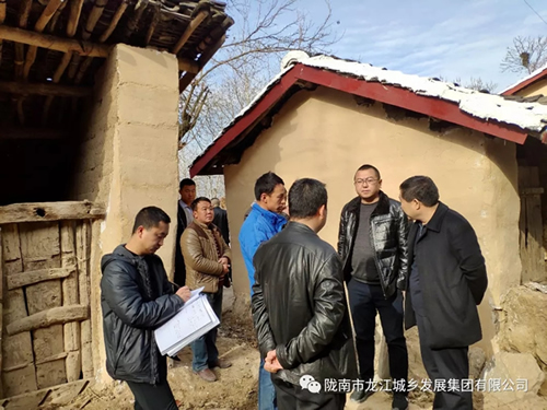 市龍江集團在文縣橋頭鎮(zhèn)安子坡村開展“解難題、辦實事、送溫暖”活動