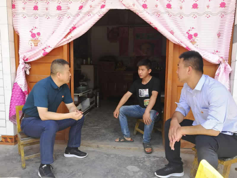 “感黨恩、憶黨史”，--市龍江城鄉(xiāng)發(fā)展集團(tuán)公司開展慶祝建黨99周年主題黨日活動